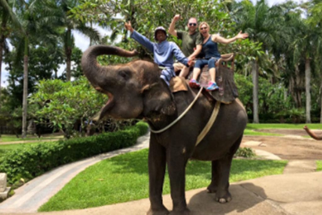 RIDING AN ELEPHANT IN BALI 1024x683 min